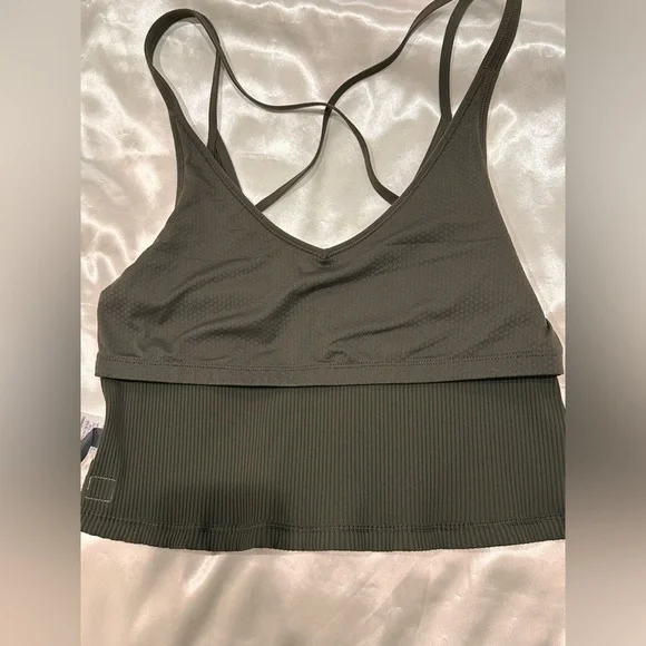 Vuori All The Feels Ribbed Strappy Tank Top Green Cropped Athleisure Yoga XL - Picture 11 of 11